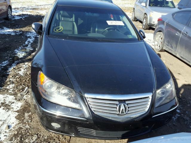 JH4KB16575C012923 - 2005 ACURA RL BLACK photo 9