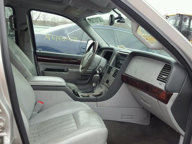5LMEU88HX5ZJ32584 - 2005 LINCOLN AVIATOR 银色 照片 5