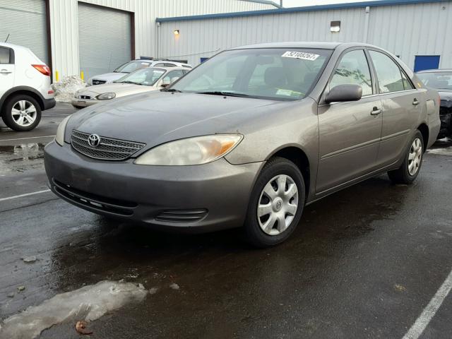 4T1BE32K44U907211 - 2004 TOYOTA CAMRY LE GRAY photo 2