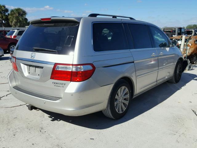 5FNRL38825B110597 - 2005 HONDA ODYSSEY TO SILVER photo 4