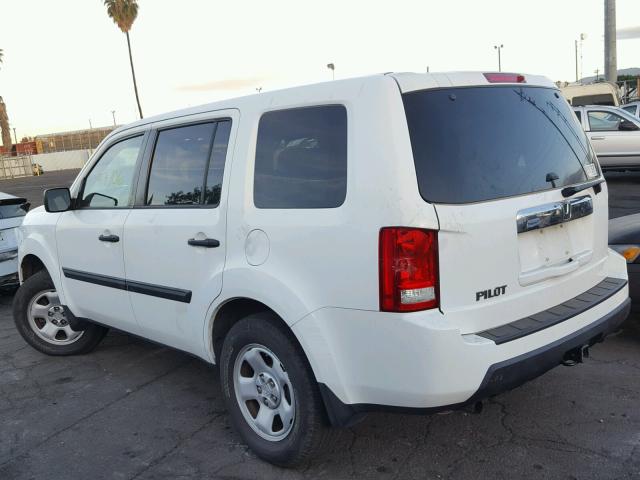 5FNYF3H26AB019650 - 2010 HONDA PILOT LX WHITE photo 3