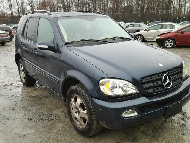 4JGAB54E02A348004 - 2002 MERCEDES-BENZ ML 320 BLUE photo 1