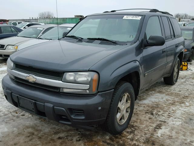 1GNDT13S242326220 - 2004 CHEVROLET TRAILBLAZE GRAY photo 2