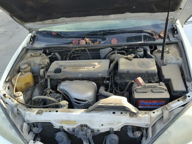 JTDBE32K820137233 - 2002 TOYOTA CAMRY LE WHITE photo 7