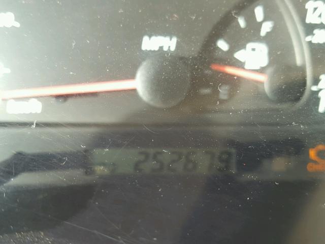 JTDBE32K820137233 - 2002 TOYOTA CAMRY LE WHITE photo 8