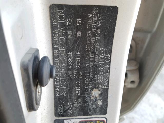 KNAFG526287149272 - 2008 KIA RONDO LX SILVER photo 10