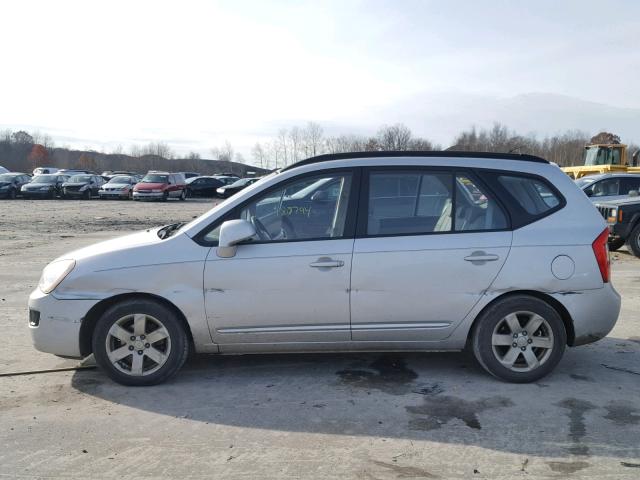 KNAFG526287149272 - 2008 KIA RONDO LX SILVER photo 9