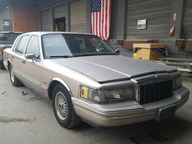 1LNLM83W8NY628070 - 1992 LINCOLN TOWN CAR C BEIGE photo 1