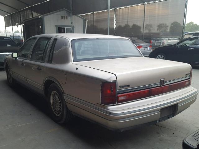 1LNLM83W8NY628070 - 1992 LINCOLN TOWN CAR C BEIGE photo 3