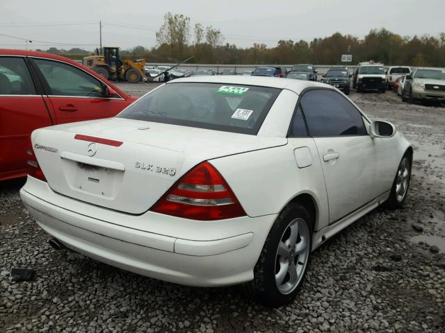 WDBKK65F21F221678 - 2001 MERCEDES-BENZ SLK 320 WHITE photo 4