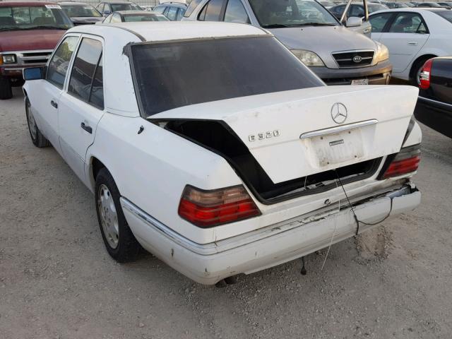 WDBEA32E9SC245361 - 1995 MERCEDES-BENZ E 320 BASE WHITE photo 3