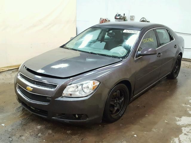 1G1ZC5EB8AF224713 - 2010 CHEVROLET MALIBU 1LT ნაცრისფერი ფოტო 2