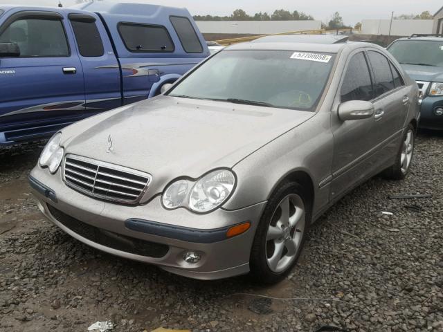 WDBRF84J25F607754 - 2005 MERCEDES-BENZ C 320 4MAT GRAY photo 2