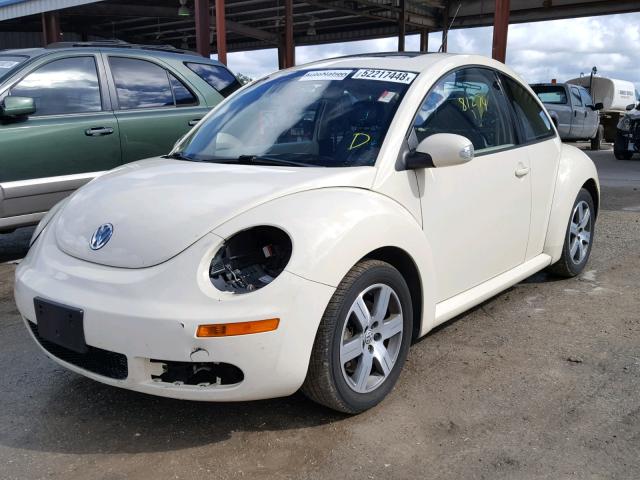 3VWRG31C16M410032 - 2006 VOLKSWAGEN NEW BEETLE 奶油色 照片 2