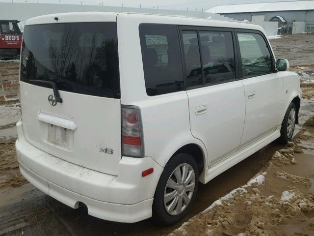 JTLKT334454001818 - 2005 TOYOTA SCION XB Ақ фото 4