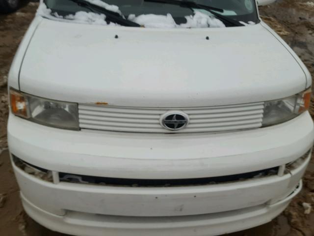 JTLKT334454001818 - 2005 TOYOTA SCION XB Ақ фото 7