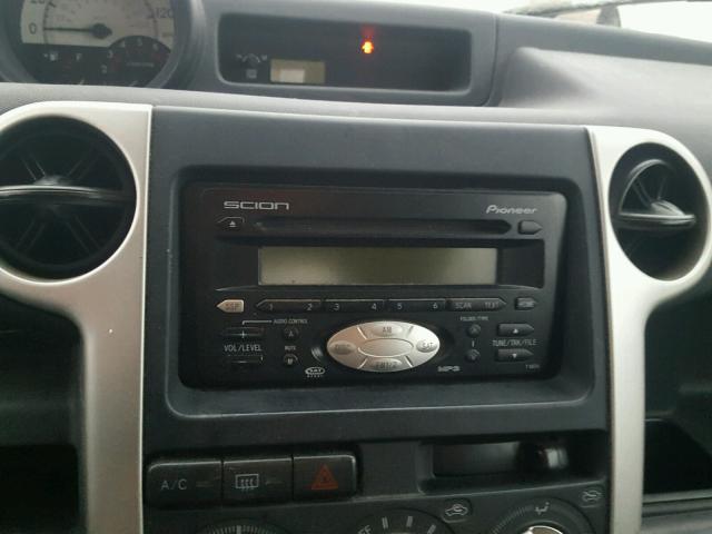 JTLKT334454001818 - 2005 TOYOTA SCION XB Ақ фото 9