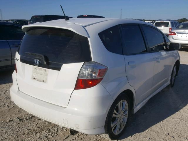 JHMGE87409S071559 - 2009 HONDA FIT SPORT WHITE photo 4