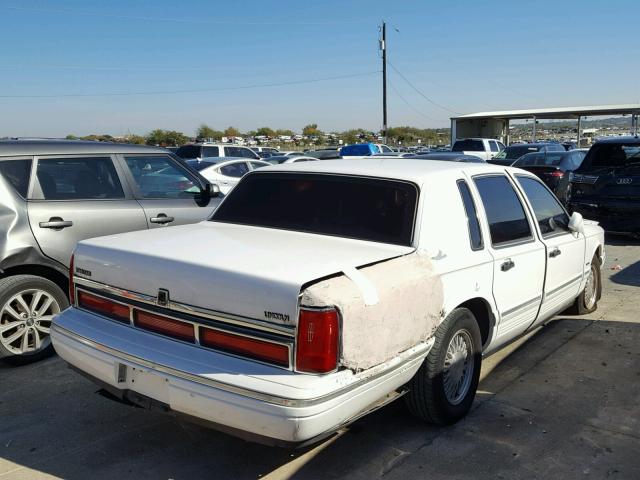 1LNLM82W0VY759043 - 1997 LINCOLN TOWN CAR S WHITE photo 4