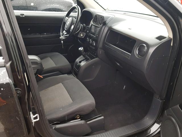 1J4NT1FAXBD139030 - 2011 JEEP COMPASS SP 黑色 照片 5