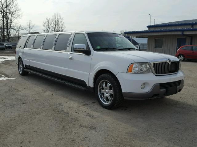 5LMFU27R24LJ18241 - 2004 LINCOLN NAVIGATOR Ақ фото 1
