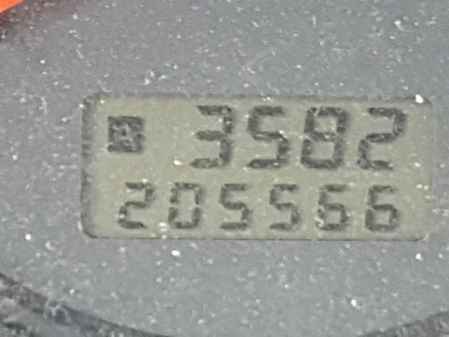 JF1SF65611H732279 - 2001 SUBARU FORESTER S 银色 照片 8