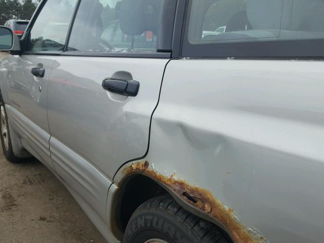 JF1SF65611H732279 - 2001 SUBARU FORESTER S 银色 照片 9