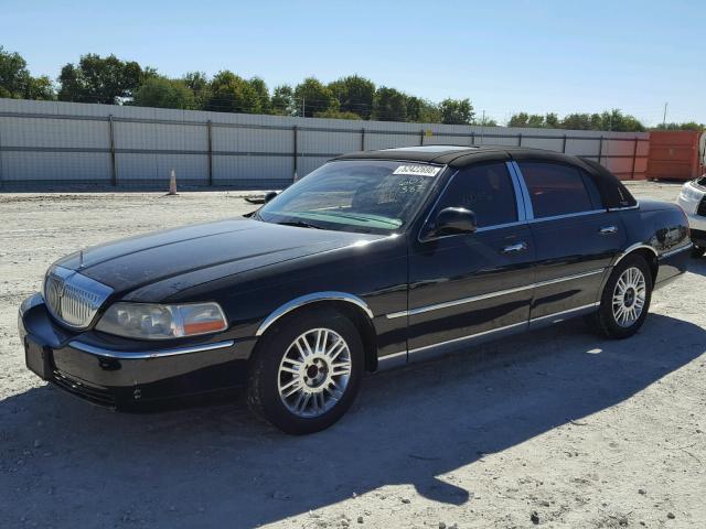 1LNHM82V47Y602387 - 2007 LINCOLN TOWN CAR S BLACK photo 2