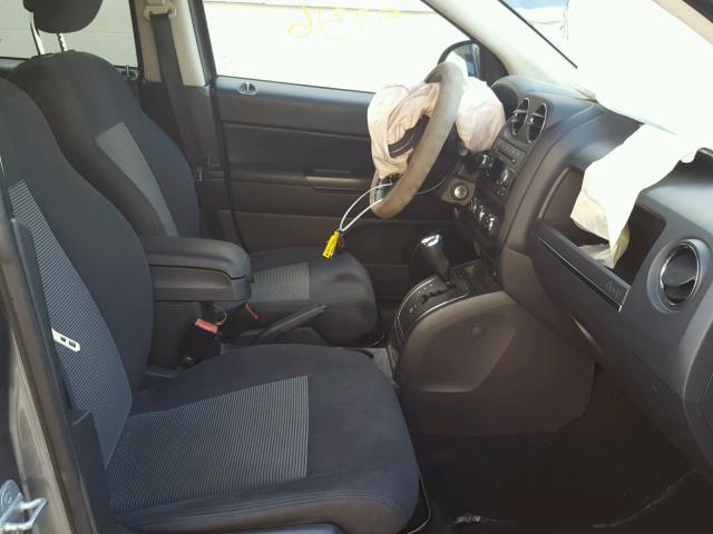 1J4NT1FA5BD255526 - 2011 JEEP COMPASS SP 灰色 照片 5