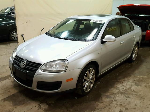 3VWRA7AJ9AM056762 - 2010 VOLKSWAGEN JETTA WOLF SILVER photo 2