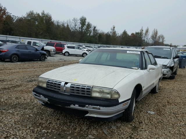 1G3CW53L4M4341415 - 1991 OLDSMOBILE 98 REGENCY WHITE photo 2