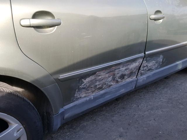 WVWRH63B11P294498 - 2001 VOLKSWAGEN PASSAT GLX 绿色 照片 9