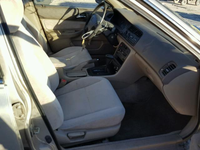 1HGCD5684TA086828 - 1996 HONDA ACCORD DX SILVER photo 5