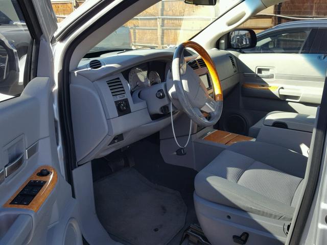 1A8HW58P49F713535 - 2009 CHRYSLER ASPEN LIMI SILVER photo 9