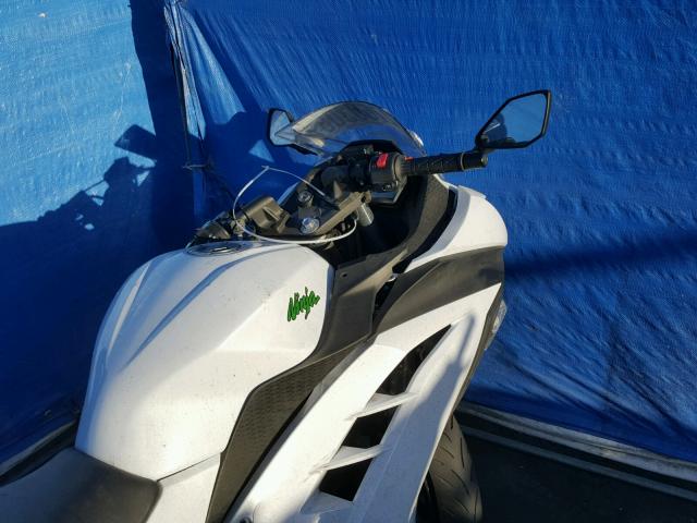 JKAEX8B13FDA20473 - 2015 KAWASAKI EX300 B WHITE photo 5