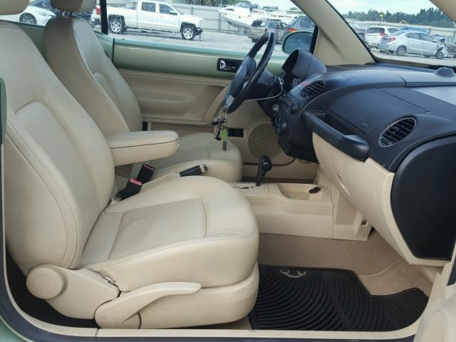 3VWRF31Y28M411806 - 2008 VOLKSWAGEN NEW BEETLE 绿色 照片 5