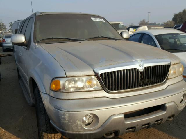 5LMPU28L2WLJ50544 - 1998 LINCOLN NAVIGATOR GRAY photo 1