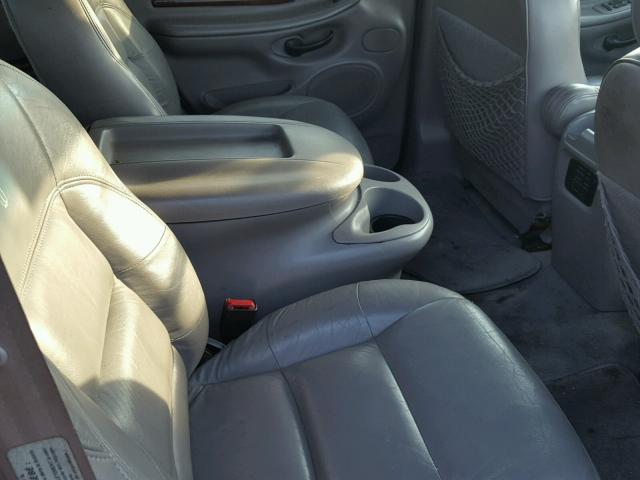 5LMPU28L2WLJ50544 - 1998 LINCOLN NAVIGATOR GRAY photo 6