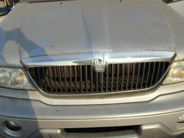 5LMPU28L2WLJ50544 - 1998 LINCOLN NAVIGATOR GRAY photo 7