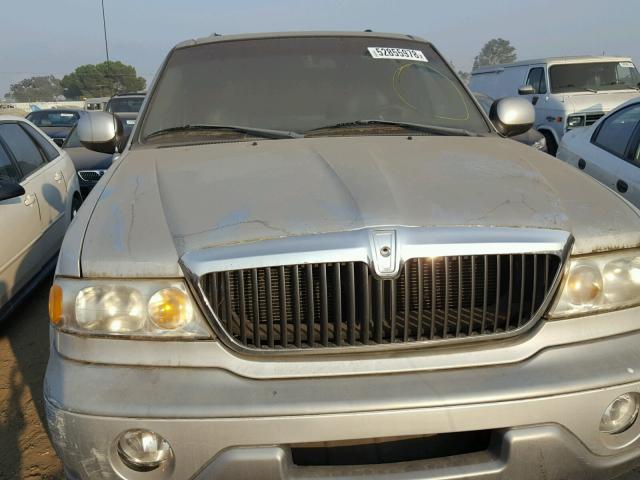 5LMPU28L2WLJ50544 - 1998 LINCOLN NAVIGATOR GRAY photo 9