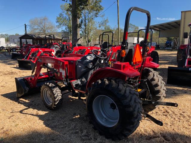 26H160912280 - 2017 MAHINDRA AND MAHINDRA 1526 HST RED photo 4