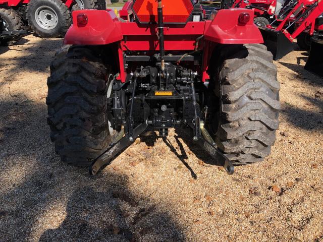 26H160912280 - 2017 MAHINDRA AND MAHINDRA 1526 HST RED photo 5