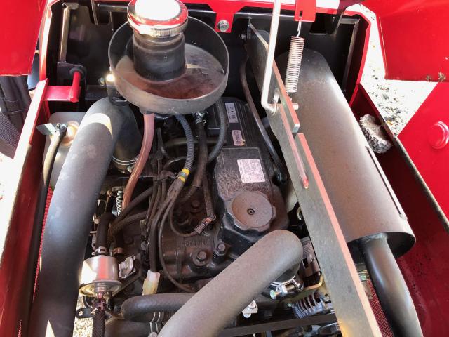 26H160912280 - 2017 MAHINDRA AND MAHINDRA 1526 HST RED photo 8