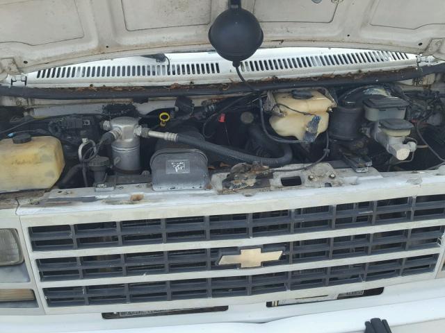 1GCEG25Z2SF227937 - 1995 CHEVROLET G20 WHITE photo 7