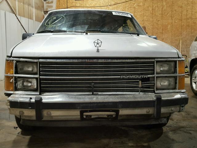 2P4FH21C8GR743556 - 1986 PLYMOUTH VOYAGER SILVER photo 9