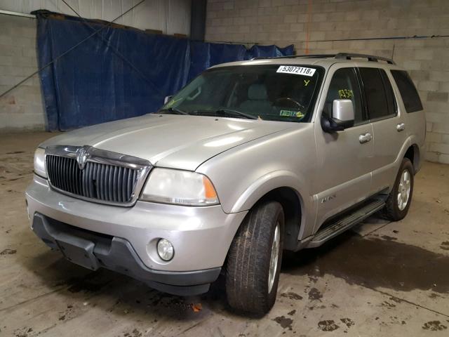 5LMEU88H04ZJ19194 - 2004 LINCOLN AVIATOR 银色 照片 2