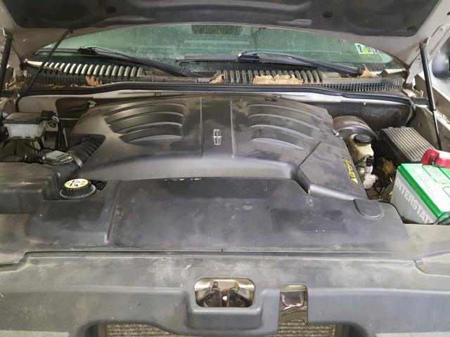 5LMEU88H04ZJ19194 - 2004 LINCOLN AVIATOR 银色 照片 7