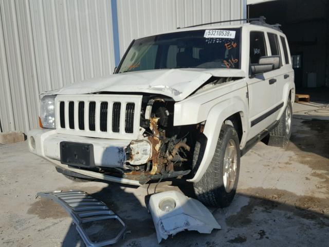 1J8HG48NX6C232160 - 2006 JEEP COMMANDER WHITE photo 2