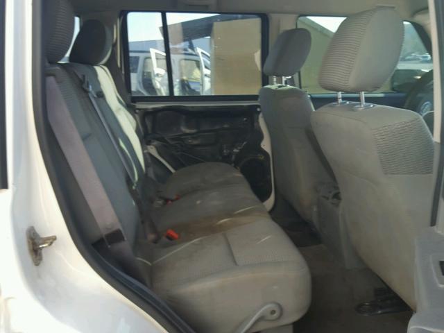 1J8HG48NX6C232160 - 2006 JEEP COMMANDER WHITE photo 6