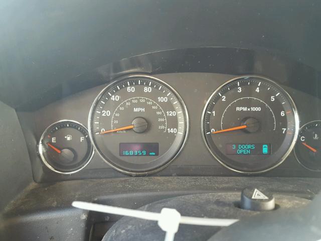 1J8HG48NX6C232160 - 2006 JEEP COMMANDER WHITE photo 8